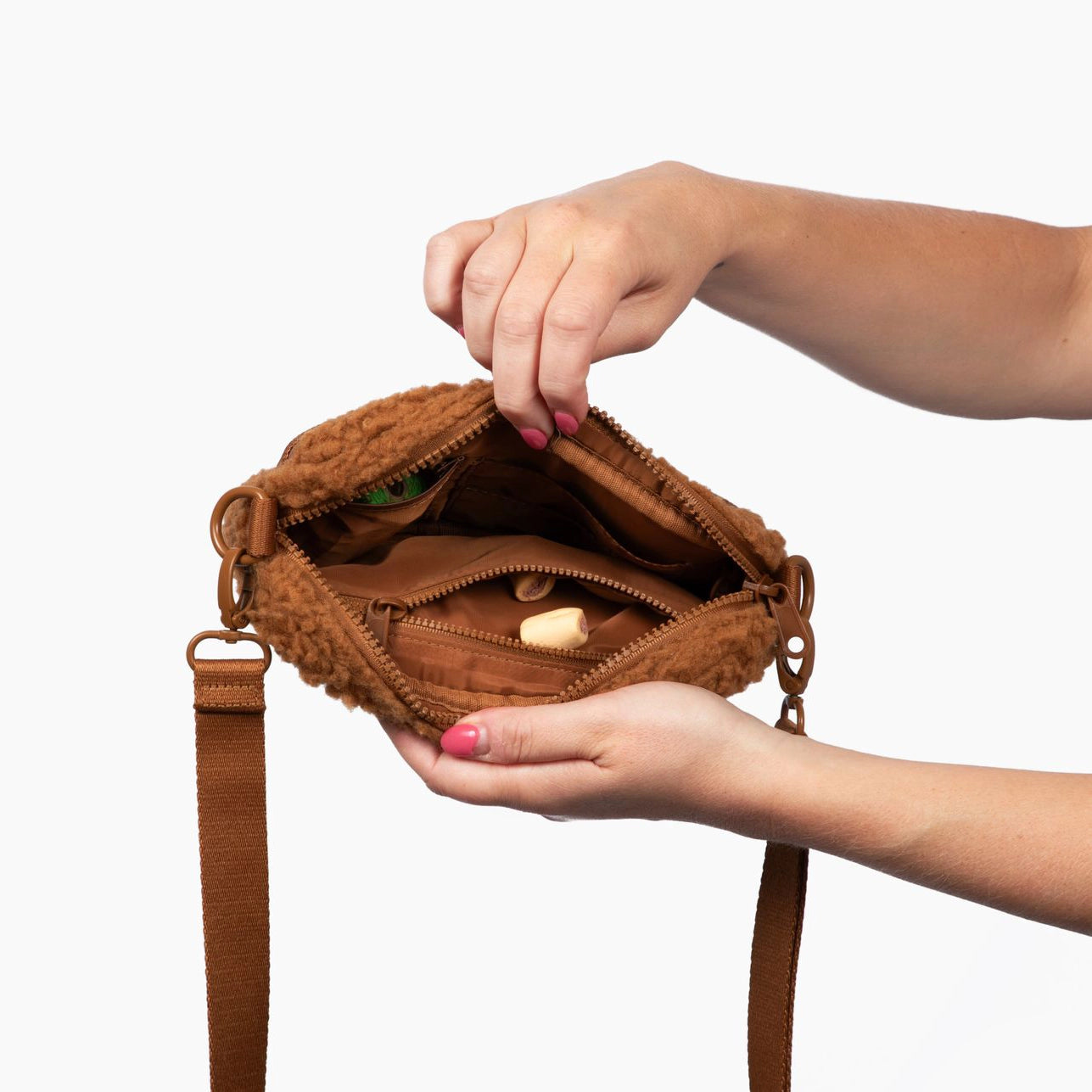Cinnamon Teddy Crossbody Bag