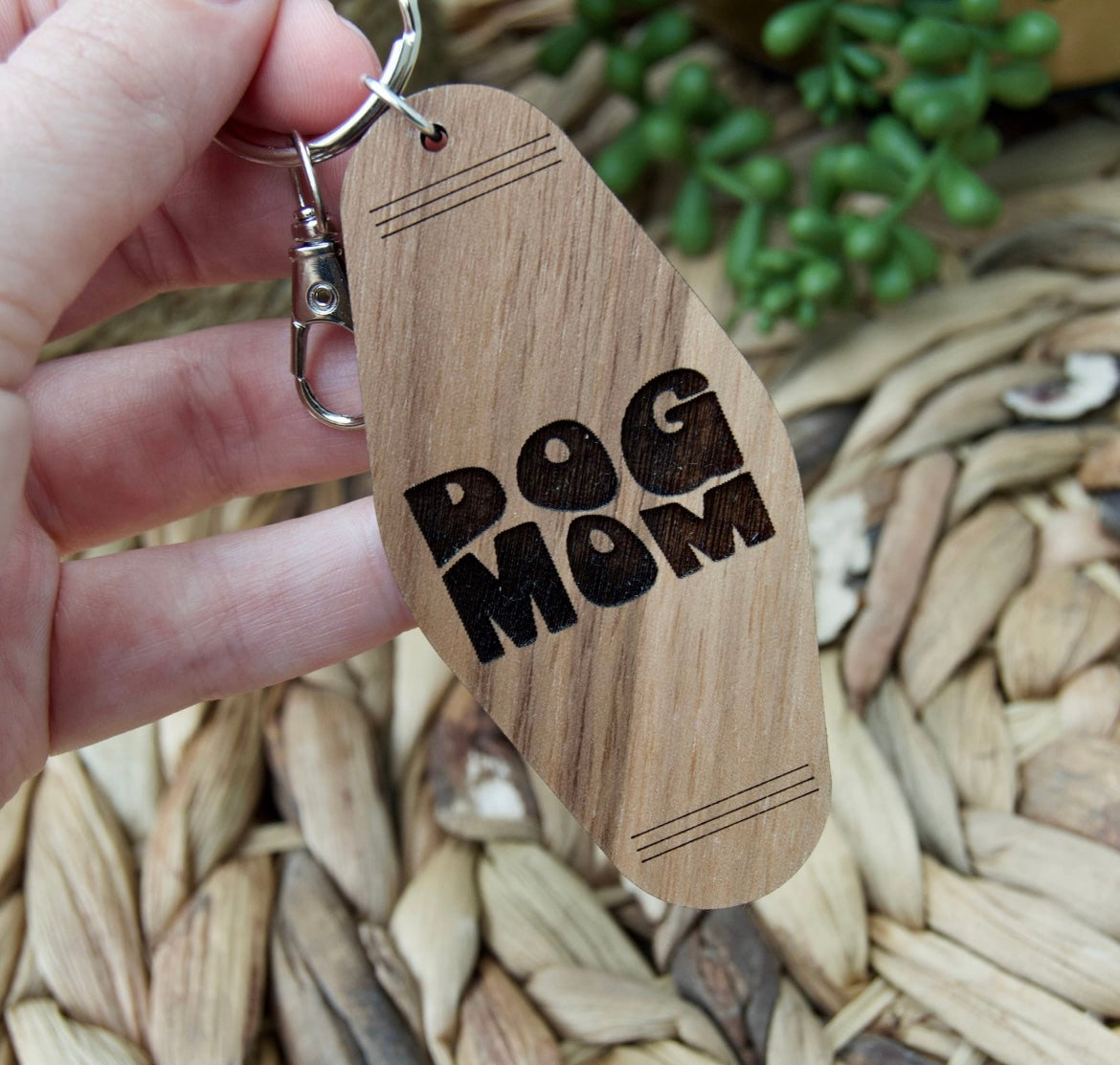 Dog Mom Wood Motel Keychain